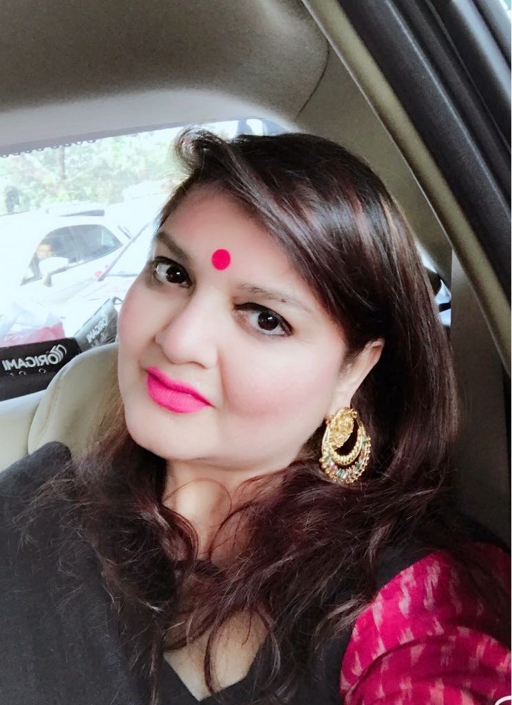 PallaviLive's tweet photo. #HappySunday https://t.co/nYf0AHubAA