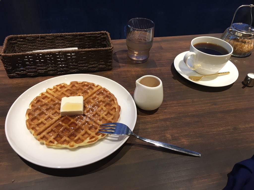 이번주의 #교카기 구마노 신사 앞 달콤한 공간. 텐더 커피 원더 와플을 소개합니다. #교토 #카페 facebook.com/kyotocafe00/po…