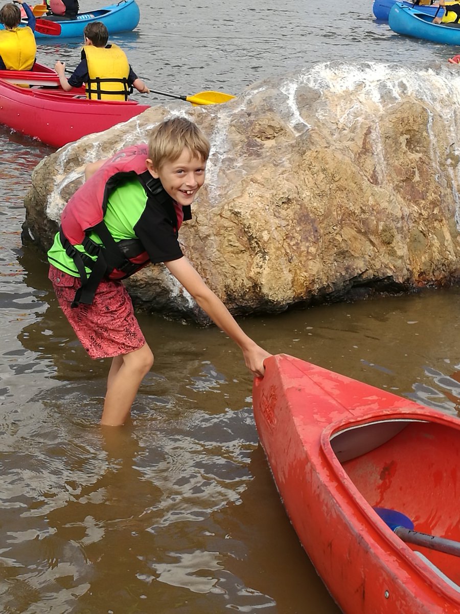 sthmorangscouts's tweet photo. We went canoeing!! Awesome day on the water! #canoeing #adventure  @ScoutsVic #picnic #fun https://t.co/ioHC9ba1L3