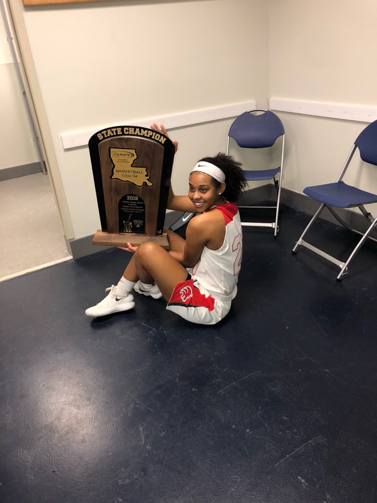 desrael23's tweet photo. Today I was able to end my senior year with a state championship ‼️🏆. Nobody will ever understand the hard work and dedication we put into this . The blood, sweat &amp; tears ,all of it made this happen. It was all worth it in the end 🐾🏀❤️ #23signingout https://t.co/AV8ZYhzbet