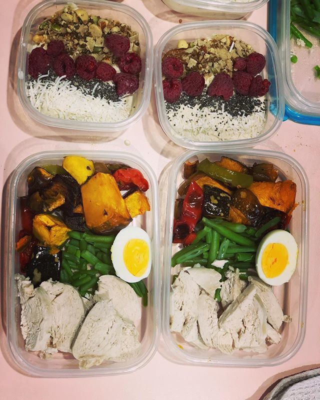 Jesseles's tweet photo. Sunday’s are for planning a healthy week #mealprep #jplife #justaddacompleteshake #fruitveggiesberries #10togoal https://t.co/h5v39OvjM2 https://t.co/LUhqHVWq0g