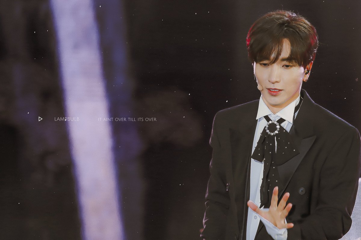 13elieveSG's tweet photo. [HD PIC] 180224 K-Pop World Festa - Leader Leeteuk is just undoubtedly gorgeous and full of charms! ^^ [4P] (Cr:@BULBLAMP) https://t.co/lXfj1MNB5A