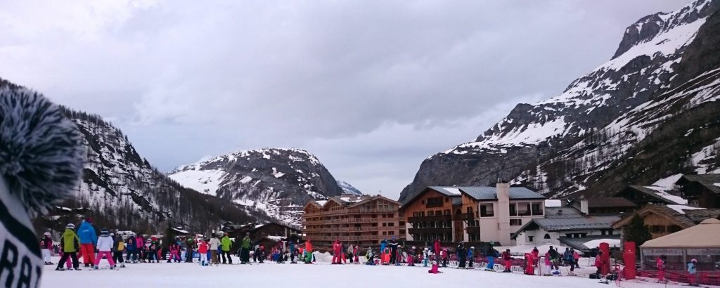 Throwback Stories, Part 2 - Mountain Vibes is up now! Please go read and let me know what you think :) x movementdetected.wordpress.com/2018/03/04/mou…