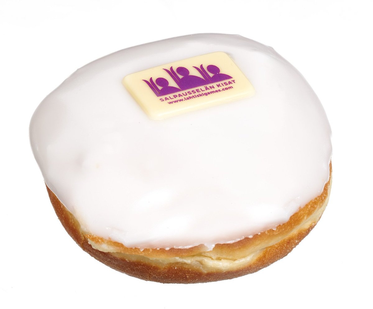 Namskis! Nyt on Sunnuntain kisapäivälle makea startti. Maskotit jakavat pääportilla 100 ensimmäiselle Sinuhen Kisamunkin klo 9:30 alkaen. #Kisamunkki #nam