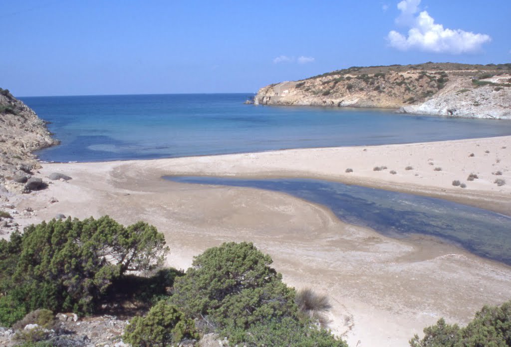 TraveltoMilos's tweet photo. Agathia beach, #Milos https://t.co/ZdSGBDCxca  #TraveltoMilos #Agathia #beach #Cyclades #holidaygr, passion for ☼ #Greece https://t.co/vhxceseH5D