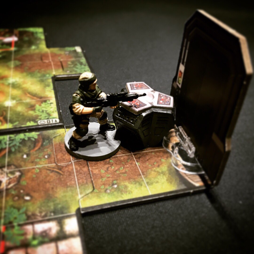 BastiBoardgamer's tweet photo. Gestern Abend habe ich die Zeit gefunden endlich mal mit LotA &amp; StarWars Imperial Assault zu starten. #StarWars #ImperialAsaault #LegendsoftheAlliance #Appdriven #Boardgames #Brettspiele #Kampagne #Campaign https://t.co/Y8JtVmtlWT