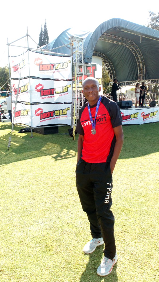 bhacea's tweet photo. #iloveroadrunning #hotlegs32km https://t.co/eL2yHRztvD