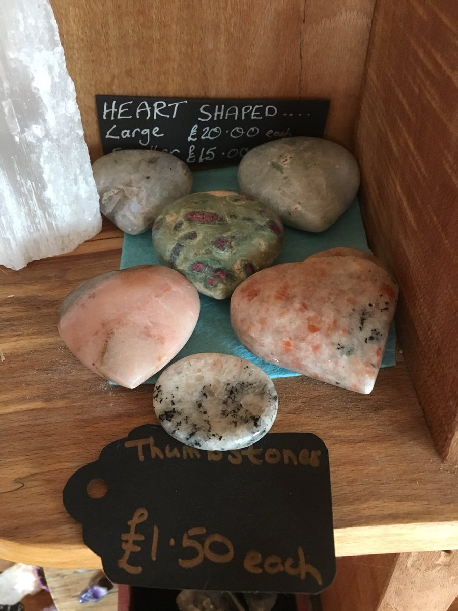 theCrystalPath's tweet photo. Hearts and a Thumbstone @thecrystalpath #crystalsforsale #crystals #giftsforall #giftsformothersday #jewelinsuffolk #Suffolk #hearts #thumbstone #MothersDay #MothersDayGift https://t.co/zPSf6K2reC