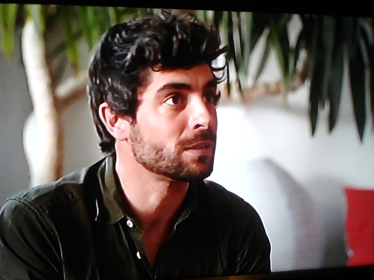ValoudelOM's tweet photo. @Mlaure57 @giulyprofeta1 @H50fanclubFr @M6 @agustingaliana Bon dimanche 🌹🌞🌹 Ma Belle @Mlaure57 💗 en attendant #Clem8 👌 c'est reparti pour revoir les aventures d'@agustingaliana 💜 #Clem6 😊 #Vamos https://t.co/oO4XFlFOme
