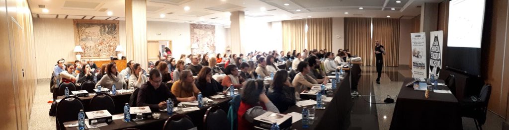 #Eventos #MedicinaFelina | Los 110 participantes de las 4 provincias gallegas escuchan atentamente la ponencia de Juanjo Vega que <a href="/AVEPA_vet/">AVEPA</a> FORMACIÓN CONTINUADA organizó en el <a href="/HotelLosAbetos/">Gran Hotel Los Abetos</a> #SantiagodeCompostela ¡Gracias por engrandecer este seminario con vuestra presencia!