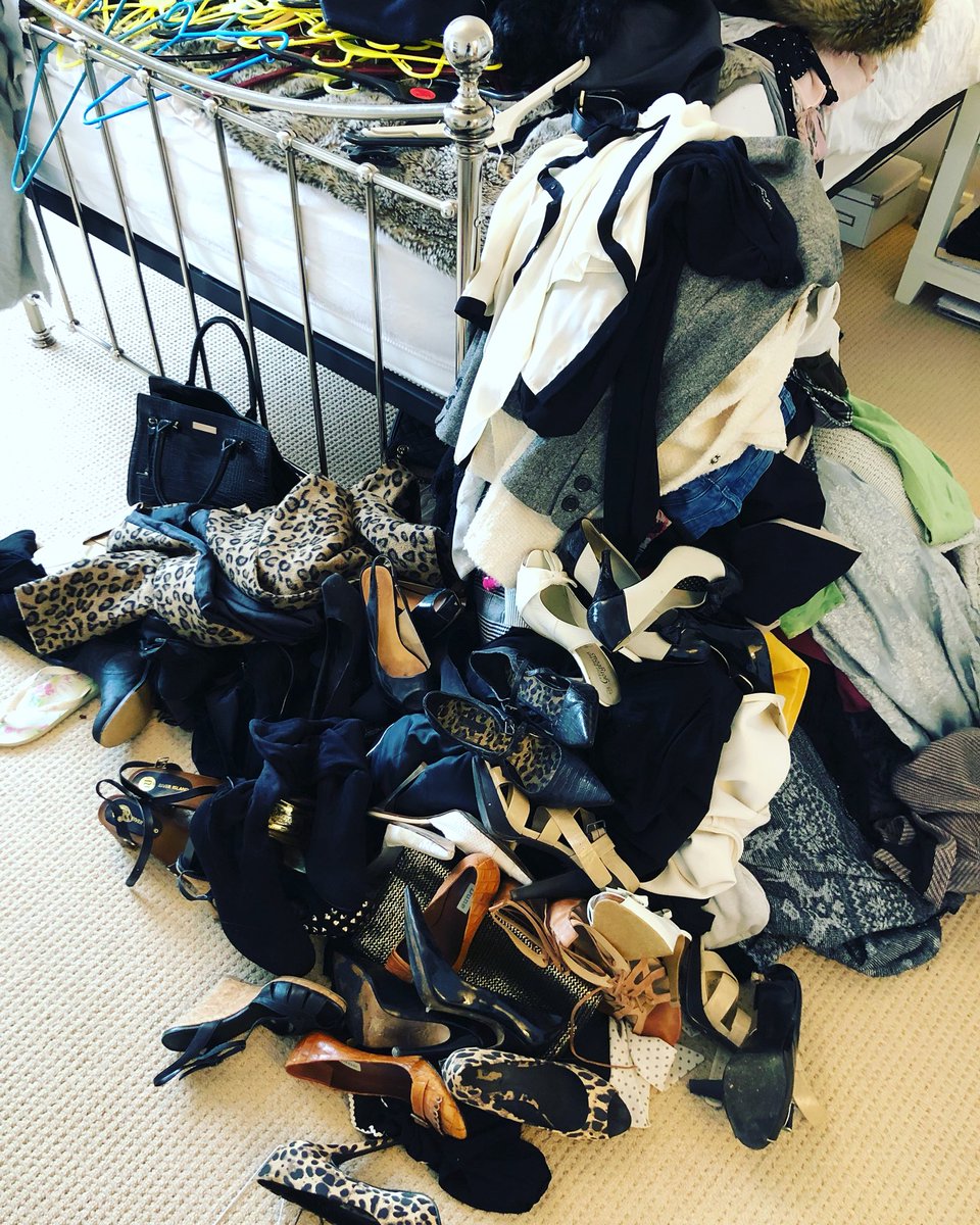 cleolacey's tweet photo. Such a lovely afternoon spent with a client &amp; her gorgeous 10yr old daughter yesterday going through her mummies wardrobe. So nice to have a little assistant! #wardrobeconsultation #asses #dejunk #renew https://t.co/58os5l4T4z