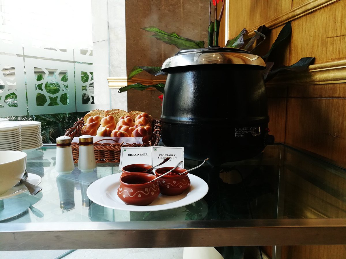 meta_abhinav_'s tweet photo. Its Lunch time #HonorMeetup #ChangeForBetter @HiHonorIndia 
@HonorClubIndia @Honor_League_In https://t.co/1Y7iIC6p14