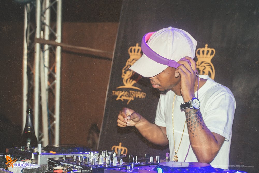 CubiqueDJ's tweet photo. This Morning, I opened for Makoya Bearings. LIT! @DJTira https://t.co/gj55lMfWLJ