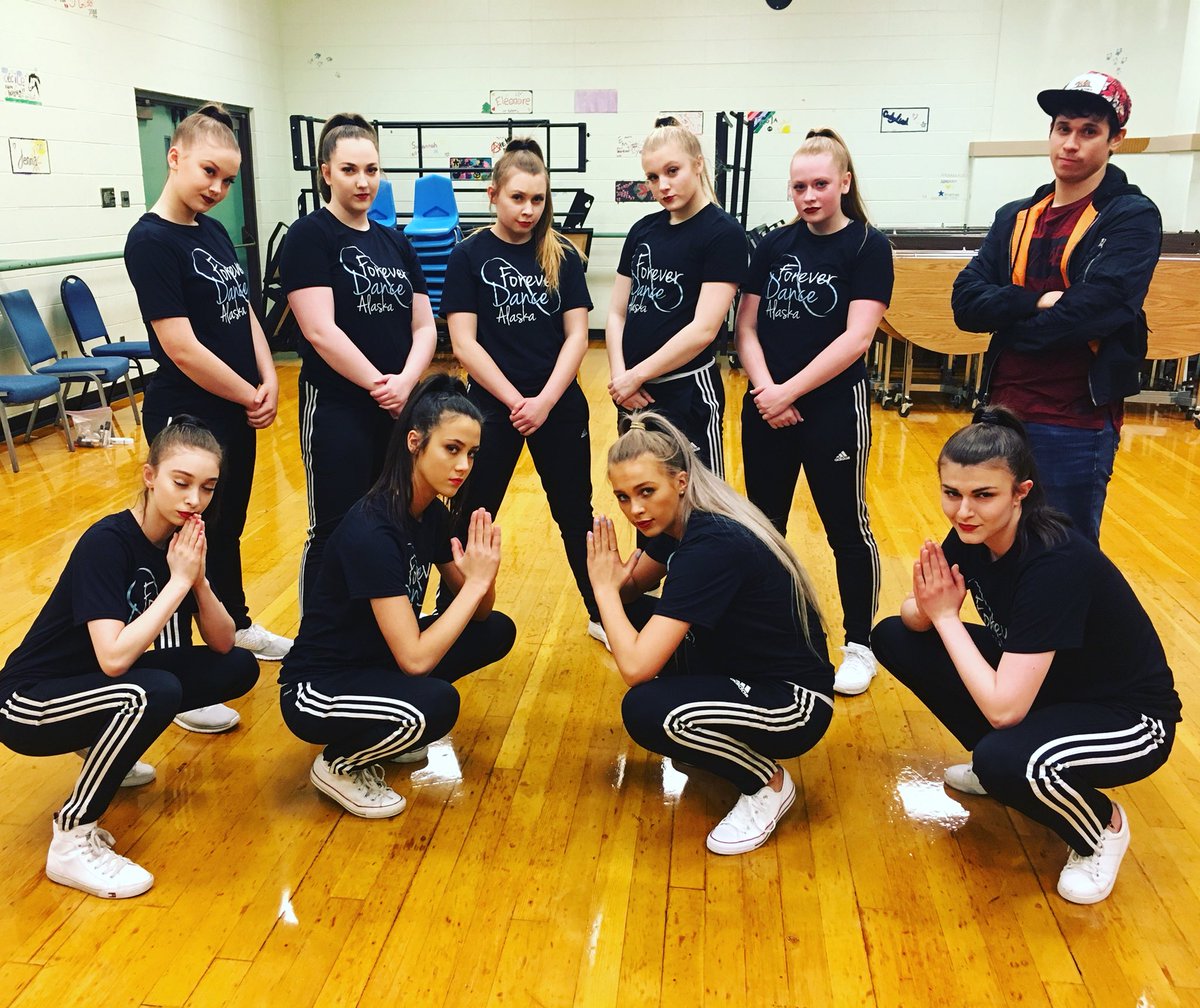 foreverdanceak's tweet photo. @fdakseniorco performed at halftime for the Kenai/Sohi boys b-ball game tonight👏🏼😎 #halftime #rolexdance #dabofranch #hiphop https://t.co/0bNflWK8hG