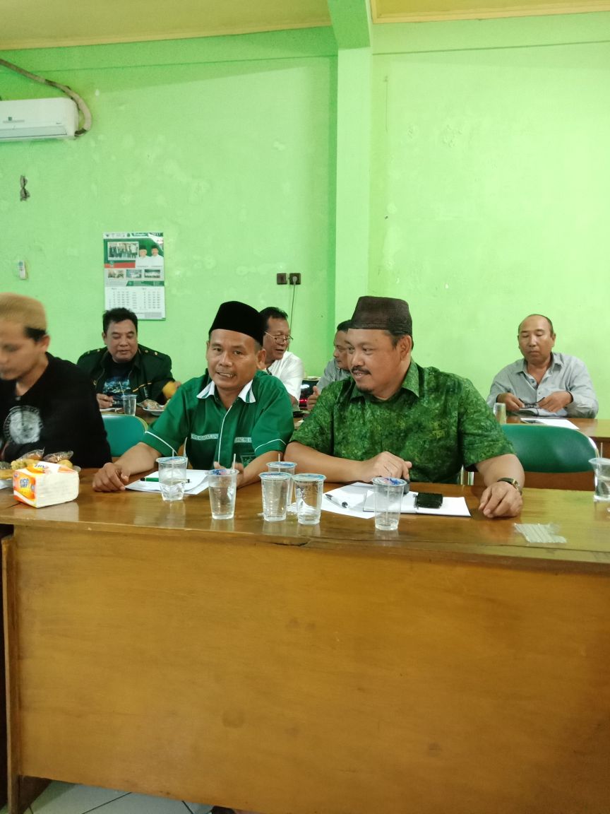 Anggota FPKB hadir dalam Workshop PENUGASAN PARTAI bersama ketua @DPCPKBGresik <a href="/MohQosimNU/">H. Mohammad Qosim</a> sekretaris <a href="/ImronRosyadiNU/">Imron Rosyadi</a> Wk. Sekretaris <a href="/pkbjatim/">PKB Jatim</a> <a href="/fauzanfuadiFF/">fauzan fuadi</a>