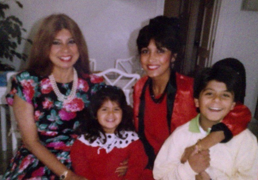 shireen_jamil's tweet image. ❤️#TheirGrannyMyMum = My son wrote: "I think granny's passed into the afterlife. I felt immobilised all day. But it was an energy not an emotion. It must have been her, making the transition. She's in a great place". #ButImNot💔