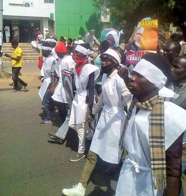 imnigeria_org's tweet photo. "A revolution is a rebellion of the people of a region or a country against existing conditions, in order to create desirous rules and regulations.
Revolution implies rebellion against the governing conditions, aimed at establishing other conditions."

–Shaheed Mutahhari (R) https://t.co/nnUcI6gUhA
