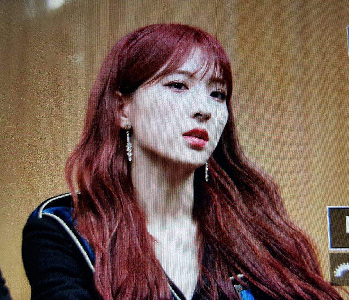 Comet_527's tweet photo. 100304 팬사인회 #우주소녀 #은서 #손주연 #WJSN #EUNSEO https://t.co/NyCX10cY0J
