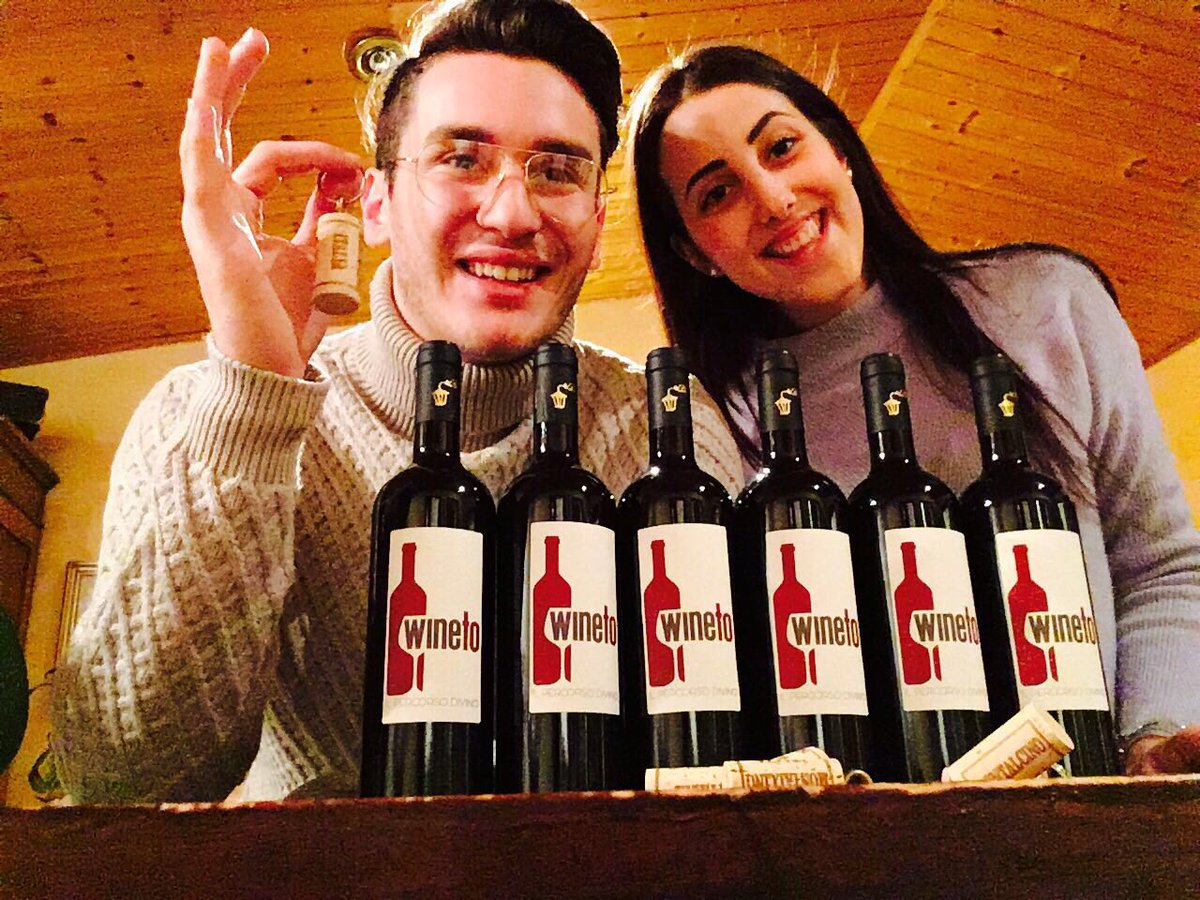 WinetoSrl's tweet photo. IGT rosso Made in Toscana selezionato e imbottigliato appositamente per WINETO. 🍷 
Saranno nelle ricompense del #crowdfunding sia Italia che Usa. 
Please donate and enjoy #WINETO 👍🏻 https://t.co/MArE5OP6sr