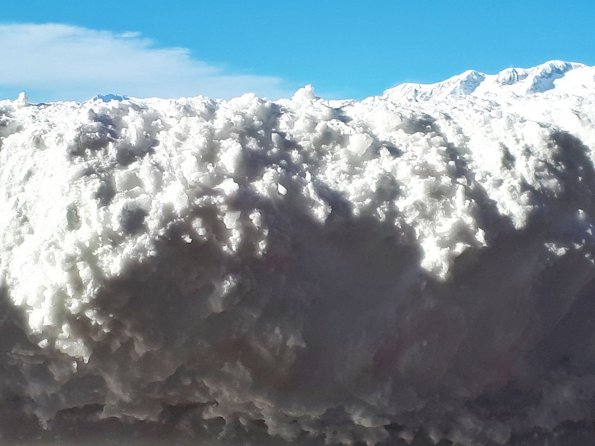 VickyDaggett's tweet photo. Loads of snow... view from the restaurant.... #AlpDuez #snowboarding https://t.co/KGgjWo4Hvd