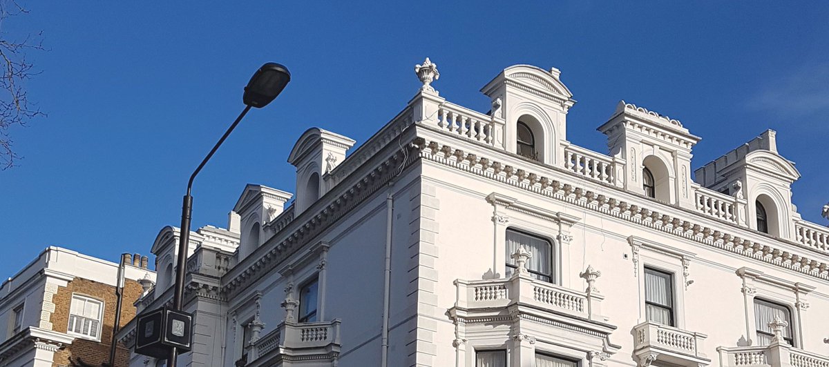 RoofAssured's tweet image. The #sarnafil #selfadhered #singleplymembrane was the perfect roofing solution for this lovely Grade II listed mansion. Read the full story roofassured.co.uk/latest/