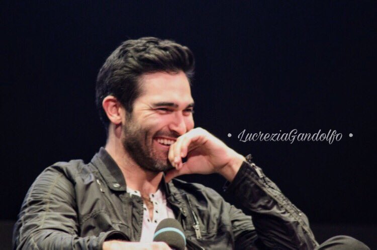 THoechlinOrg's tweet image. Photos #TylerHoechlin during the panels of the #GoodbyeCon Milan. (Thanks to LucreziaG_)