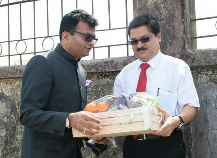 AneelMurarka's tweet photo. 💐Appreciation to dynamic Dean of #CopperHospital Dr.Ganesh ji Shinde for his work for better #PatientCare & #HealthServices for the needy https://t.co/jIvWWZRAL4
