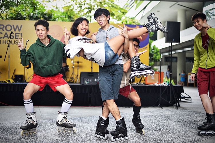 sutdsg's tweet photo. Life at #SUTD doesn't end in the classroom, that's why Wednesday and Friday afternoons are put aside for #FifthRow, or co-curricular activities. Here are some of the snapshots of our #FifthRow clubs' performances at #SUTDOpenHouse2018. Photos by SUTD PhotogCircle. https://t.co/NSs74UD5G8