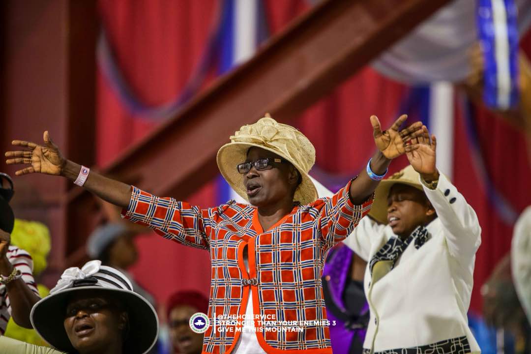 TheHGService's tweet photo. Jesus, You are so good to us, in all circumstances.
@PastorEAAdeboye
Thanksgiving Service
#StrongerThanYourEnemies3
#GiveMeThisMountain
#DaddyGOat76 https://t.co/wCNuFq2VJD