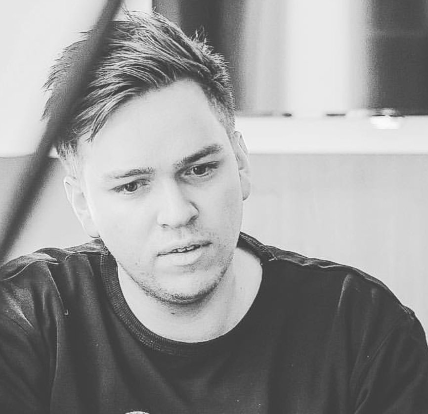 EurovisionMeme's tweet photo. When you read the first page of your exam https://t.co/col6EeUE9R