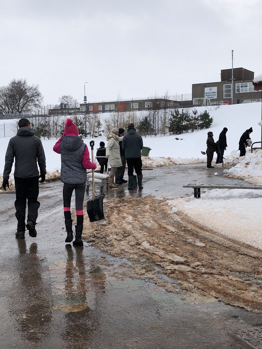 Dalreoch and st micheals snow cleared well done everyone <a href="/WDCouncil/">West Dunbartonshire Council</a> <a href="/janicecorra1/">Janice O'Connor</a>