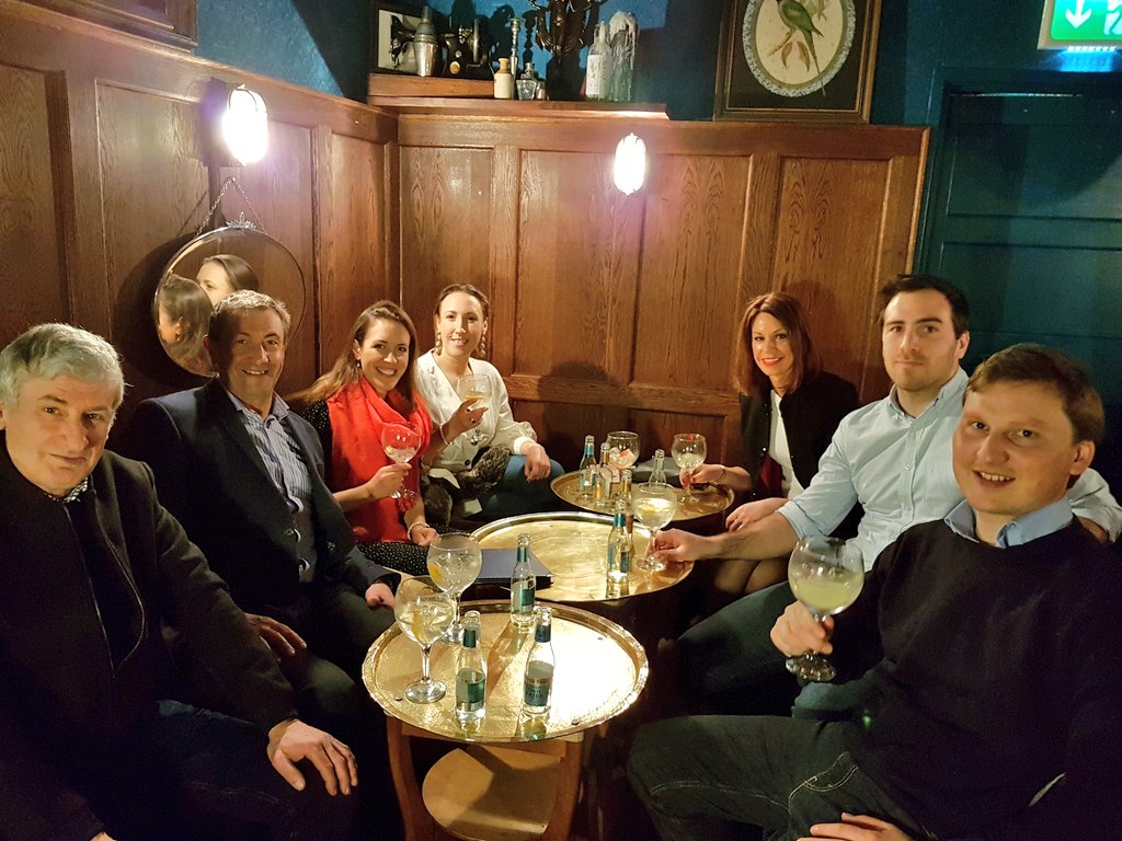kaye_miles's tweet photo. Enjoying a round of delicious Yarra Valley @FourPillarsGin at the @GinWimborne in celebration of the lovely @PipStad 30th Birthday! 🎈 https://t.co/aqH4TSEsGu