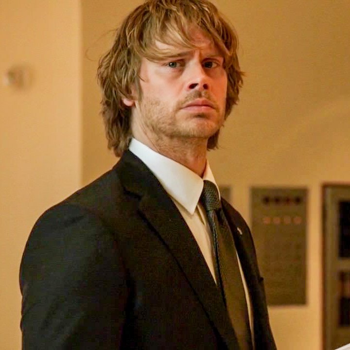 KRC1977's tweet photo. It's Oscar Sunday everyone! You know what that means? Next Sunday is #NCISLA Sunday again and the #WinterHiatus is Over!! 🎉 https://t.co/BbcHeOoNEe