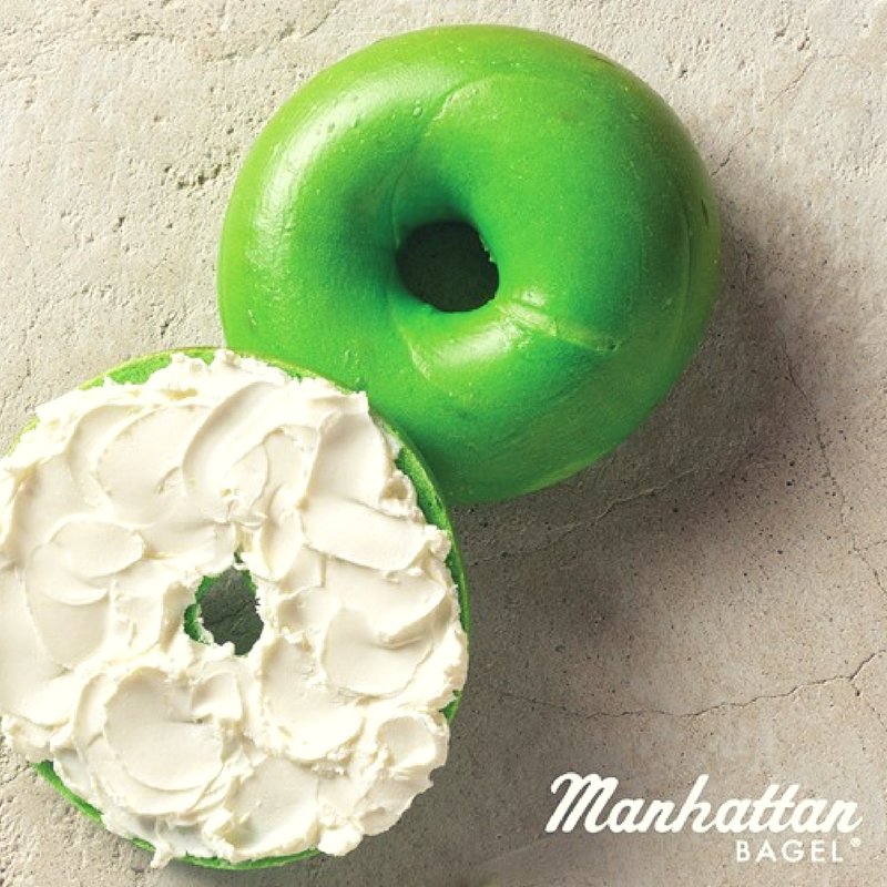 ChowGoferSj's tweet photo. Have you seen these green bagels from Manhattan Bagel? It counts as a vegetable, right? #bagel #greenbagel #stpatricksday #newyorkbagels #newjerseybagel #eatnj #jerseyfoodie https://t.co/Nu1lU4dhsk