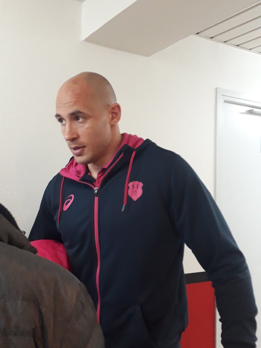 juveyre's tweet photo. #Rugby #Top14 Sergio Parisse après #USOSFP : "Nous sommes dans le dur. Il faut préparer Castres à domicile et prendre des points. Il ne faut rien lâcher! Auj, il y a de la frustration mais il faut aussi féliciter Oyonnax qui s'est bien accroché"
Cc @SudRadioRugby https://t.co/PVFxxidNxd