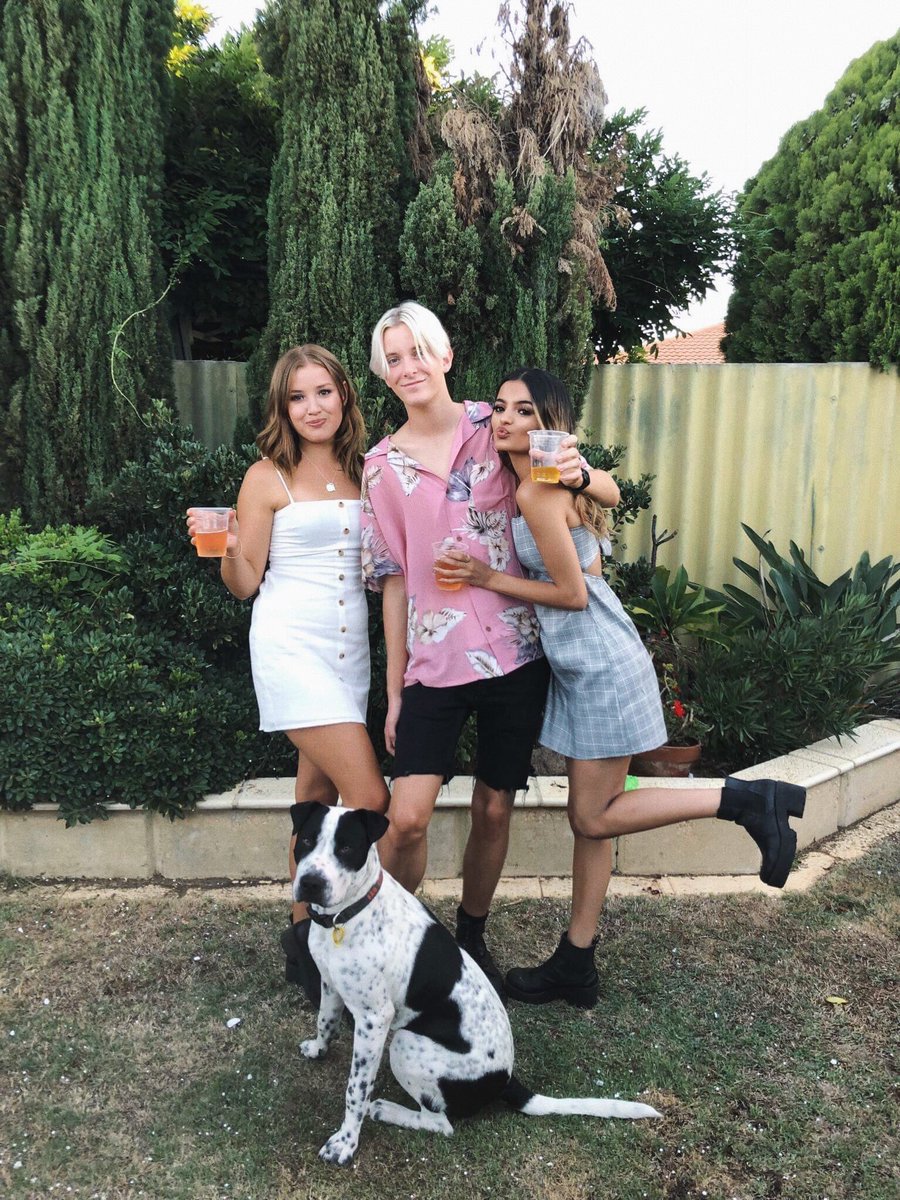 plladele's tweet image. 🌺 gurlfriends