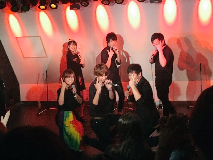 Amuse7th_eh's tweet photo. Amuse、6人組でやる💥ラストライブ💥が決定しました🔥

日時▷3月25日  15:30〜
「アカペラ公園」
場所▷戸塚駅東口ペディストリアンデッキ上（ストリートライブ）

⭐️無料⭐️

トップバッターなので遅れないように👆全米が泣くほどの感動ライブをお届けします🌈

(懐かしい初箱の写真とともに) https://t.co/B5PIHs3H1N