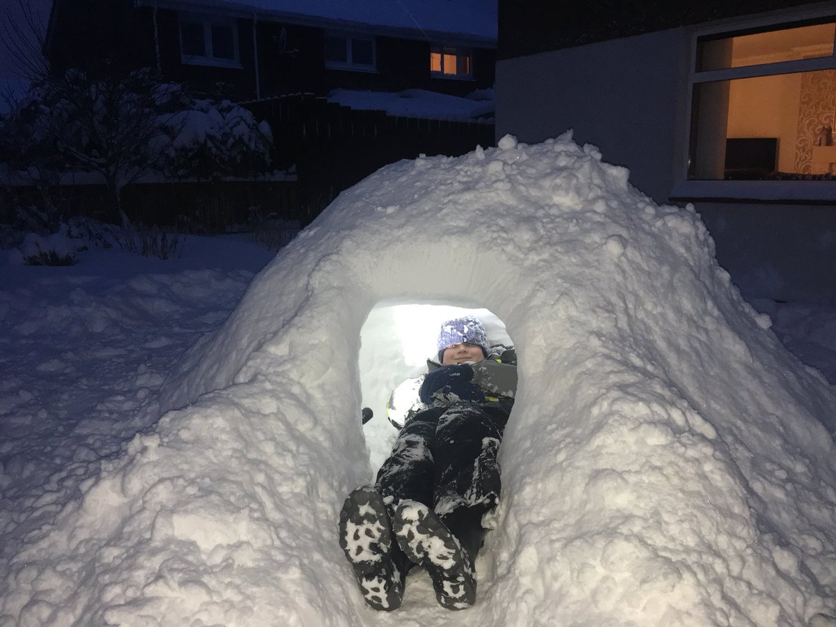 Ben &amp; Emma built an igloo!! 🛷☃️❄️