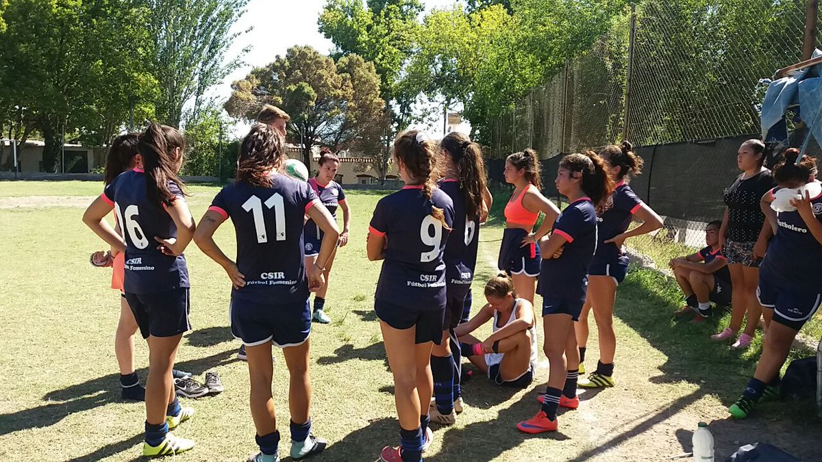 Sentimiento4zul's tweet photo. #FútbolFemenino

¡Final del partido! En un cotejo que finalizó con disturbios, la Lepra cayó 3-0 ante San Martín. A las 13hs enfrentará a Municipal

#VamosLepra https://t.co/FqlPyn2EoS