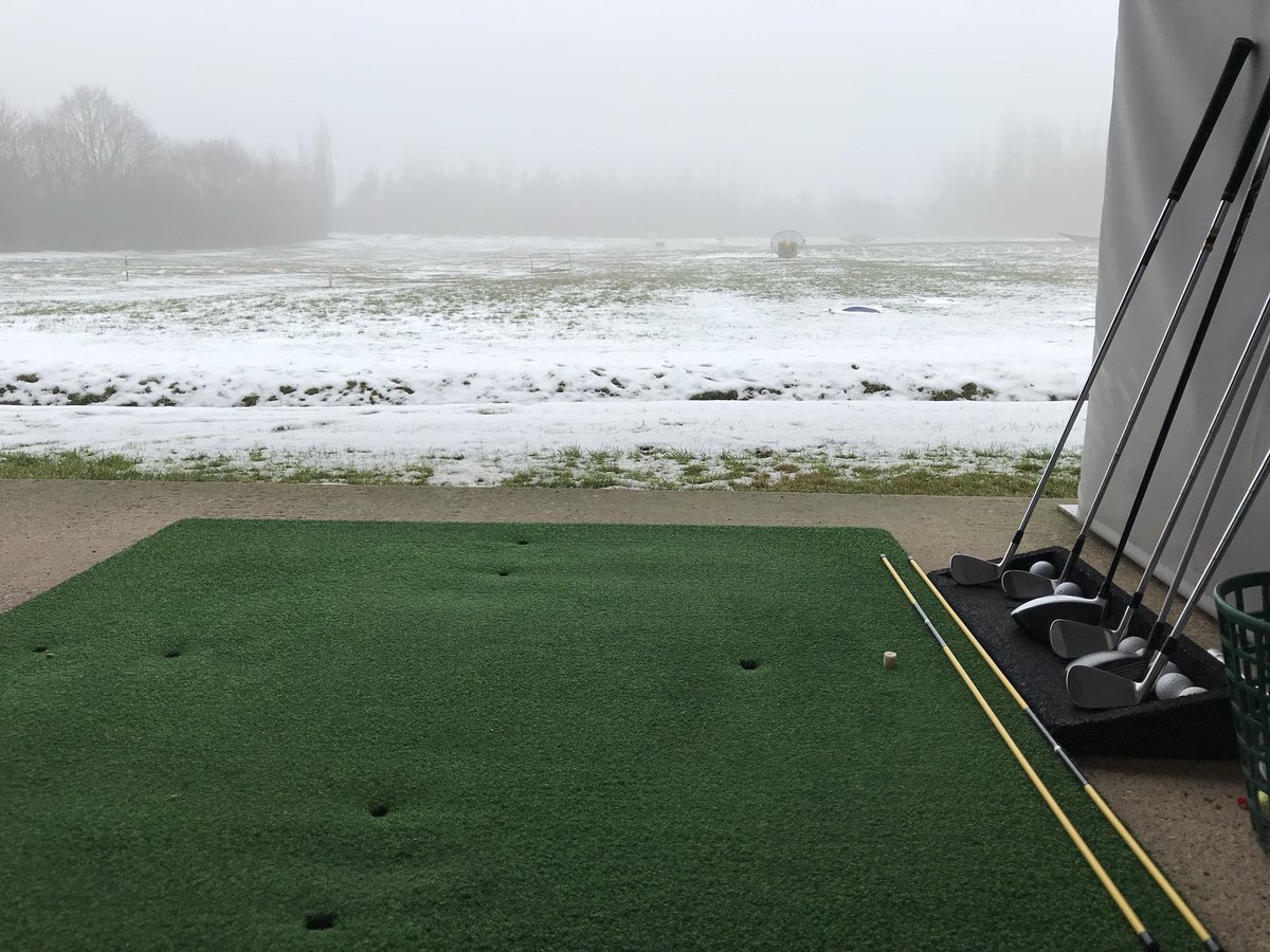 DrWoodhouse's tweet photo. Good conditions for the driving range. Couldn’t see where the balls ended up so just pretended they were all good shots 👍🏻 #selectivevision #golf #tip https://t.co/qIY7MoIkr2