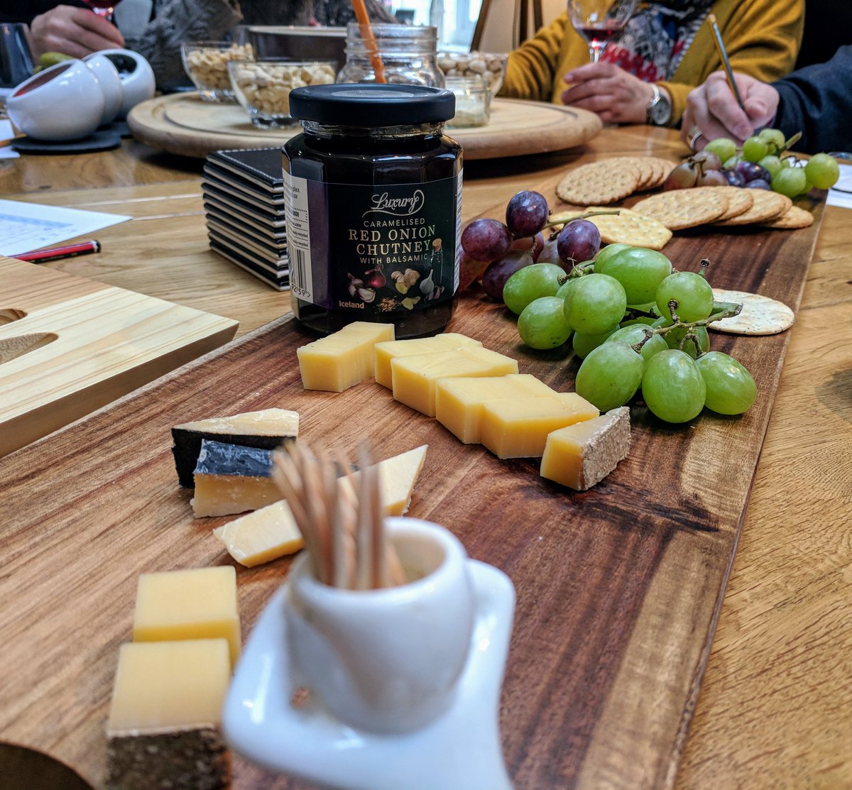 ToT_Wine_Refill's tweet photo. Great first Tipple on Tap wine tasting event 🍷#refillunit #wineontap #plasticfree #ethical #sustainable #trading #TOT https://t.co/ovQPLAukXf