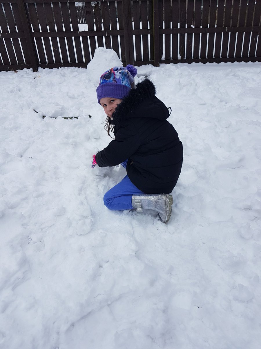 Katie's snowman <a href="/densroadps/">Dens Road Primary and Nursery School</a>