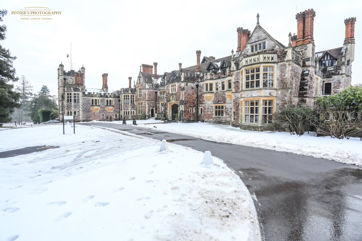 Matt_Pinner's tweet photo. i was passing @RhinefieldHouse while doing Photos in the #NewForest so I had to stop and see it in the Snow ⛄️ Really pleased I stopped here ⛄️ @BBCEarth https://t.co/D6BFtdtZNm