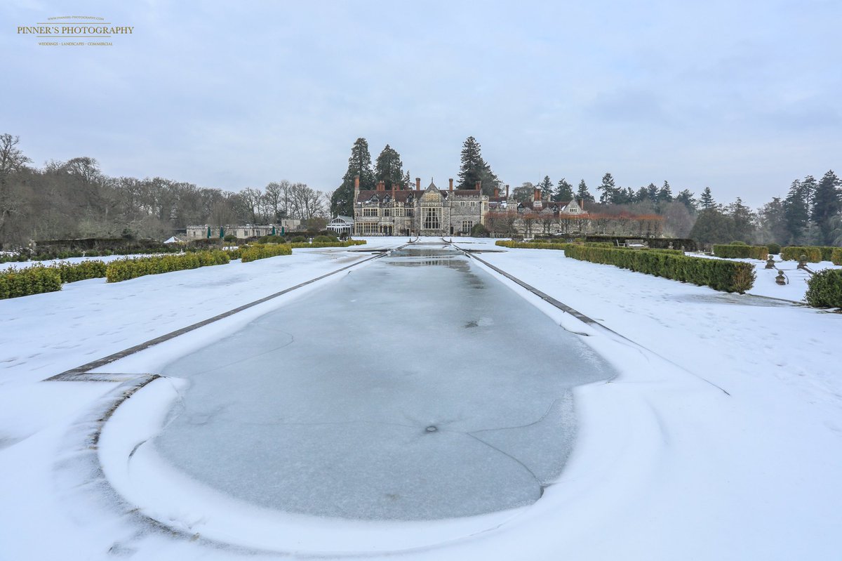 Matt_Pinner's tweet photo. i was passing @RhinefieldHouse while doing Photos in the #NewForest so I had to stop and see it in the Snow ⛄️ Really pleased I stopped here ⛄️ @BBCEarth https://t.co/D6BFtdtZNm