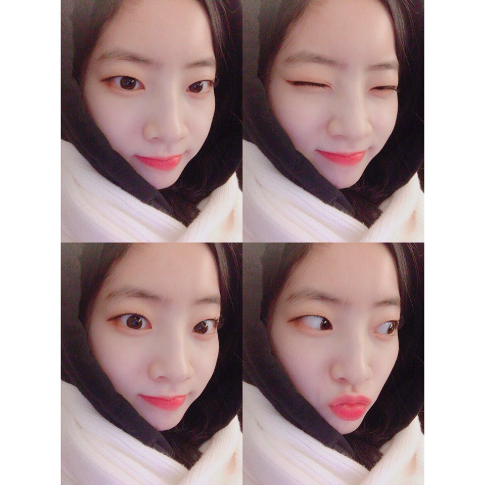 twice_snaps's tweet photo. [TWICE INSTAGRAM] twicetagram: ONCE 엄 보 싶.. https://t.co/3xcAKp5ZFk #kpopsnaps https://t.co/jhfWlhpCcJ