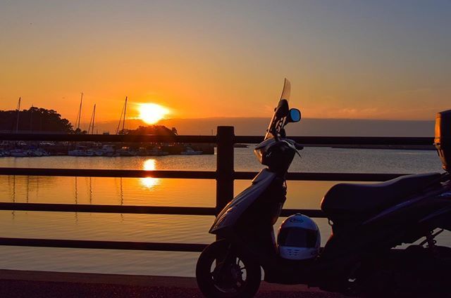DL650XT's tweet image. The sunset glows in the west.

暖かい一日でした

今日もありがとう 
#springglow #spring
#scooter #march 
#sunset 
#sunset_pics 
#sunsetlovers 
#sunsetglow 
#seaside #port 
#mylifestyle 
#アドレスv125ss 
#夕焼け
#私の中の小さな世界
#nikond5600 ift.tt/2Fb83aR