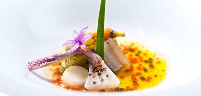 TendenciaCool's tweet photo. Como en #Asturias no se come en ningún sitio: fabada, cachopo, sidra y comida de autor. Os traemos los 10 mejores #restaurantes para deleitar los manjares de esta tierra: https://t.co/LJCWSus9hO #tendenciacool #lifestyle https://t.co/1uU1xIaxOF
