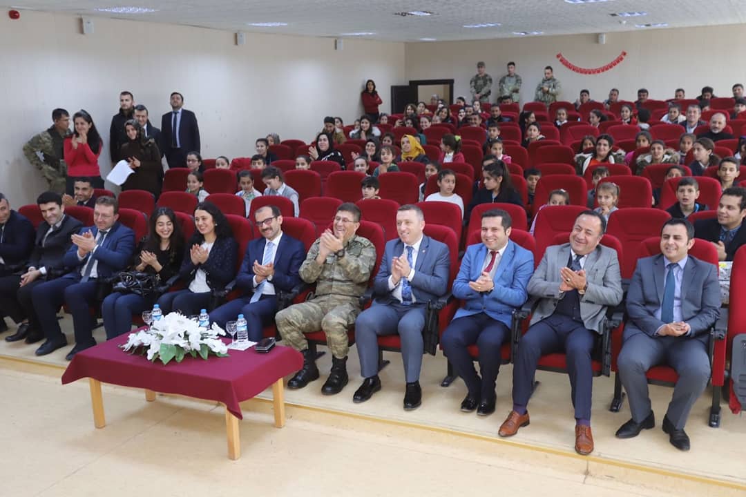 cukurcacekap's tweet photo. ÇEKAP 3.Kitap ve 4.Kitap sonunda yapılan eserlerden dereceye giren öğrenciler hediyelerini aldılar. Daha çok hediyemiz var, haydi sıra sizde! :) 

#hakkari #çukurca #çekap https://t.co/hKYDgwrvIB
