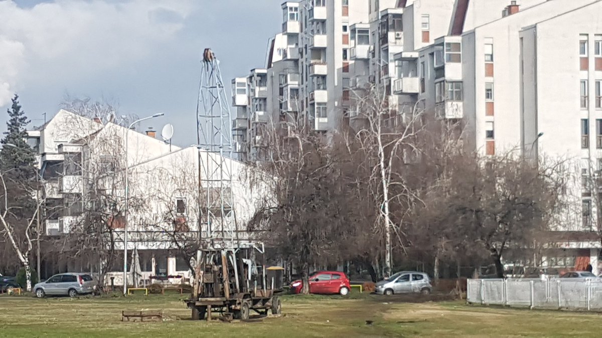 Во духот на транспарентноста и отчетноста која се промовираше во текот на кампањата пред локалните избори, БАРАМ од мојот градоначалник Zlatko Marin објаснување за активностите кои се одвиваат на една од парцелите за градба предвидени во инкриминираниот ДУП.