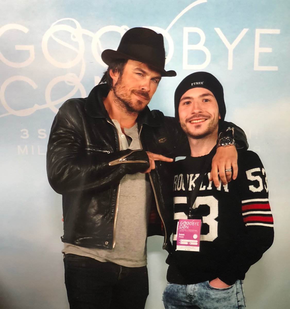 Niklaus922's tweet photo. “Hello brother” 😎🍷
#IanSomerhalder #GoodbyeCon #TheVampireDiaries https://t.co/rFYrw84Fgd